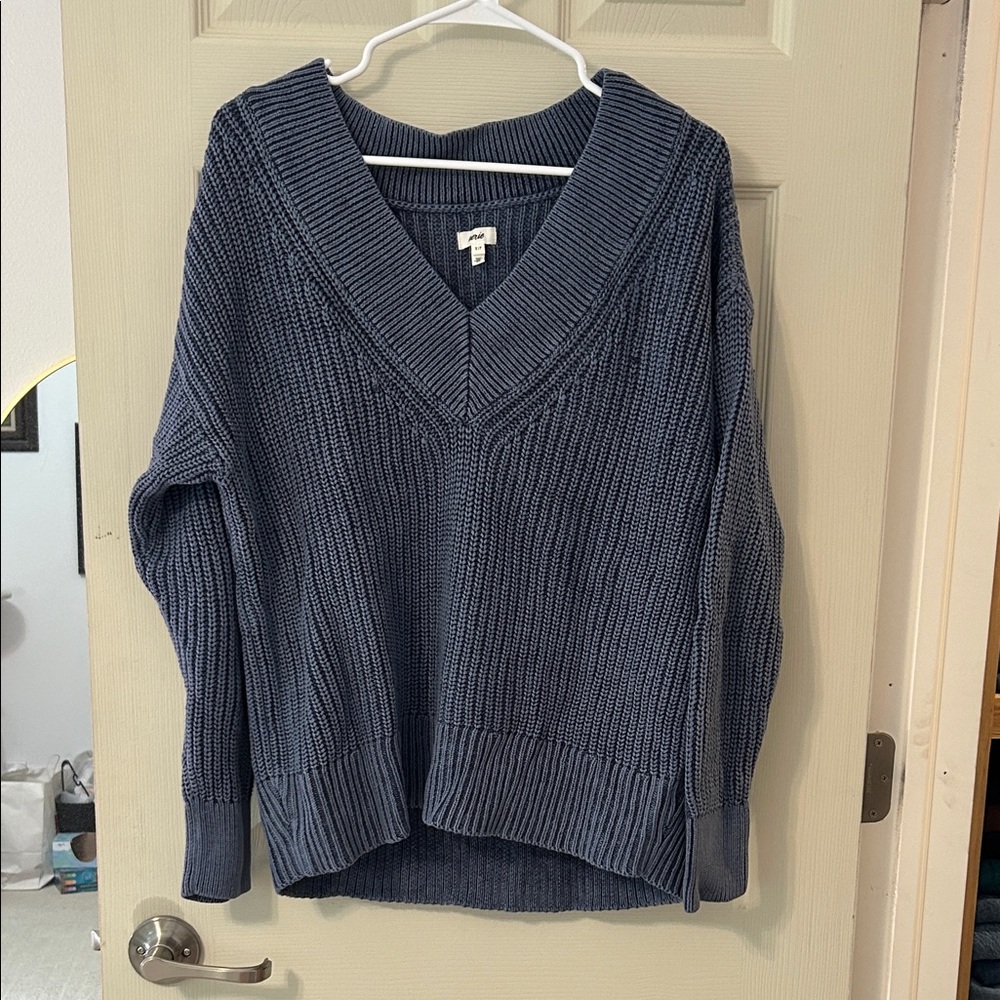 Women's Blue Sweater